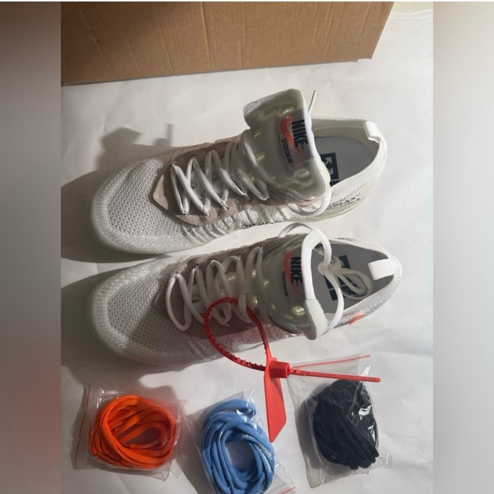 Off-White Nike Air VaporMax w/ Box (Rare) - Picture 2 of 7